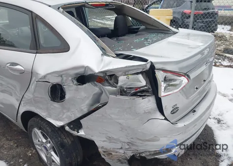 2019 Ford Fiesta Se z USA, uszkodzony, nr VIN 3FADP4BJ8KM156089